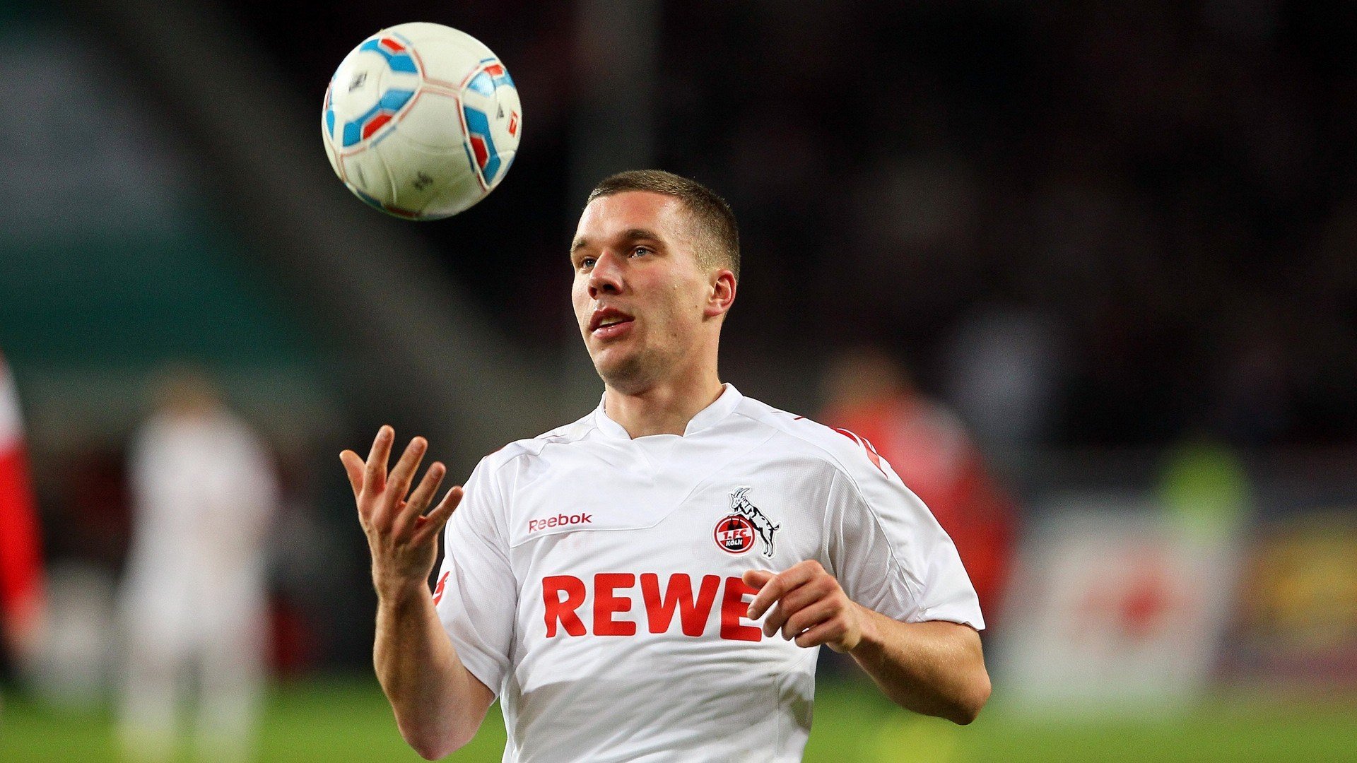 英超争冠白热化，曼城、阿森纳、利物浦上演三强逐鹿