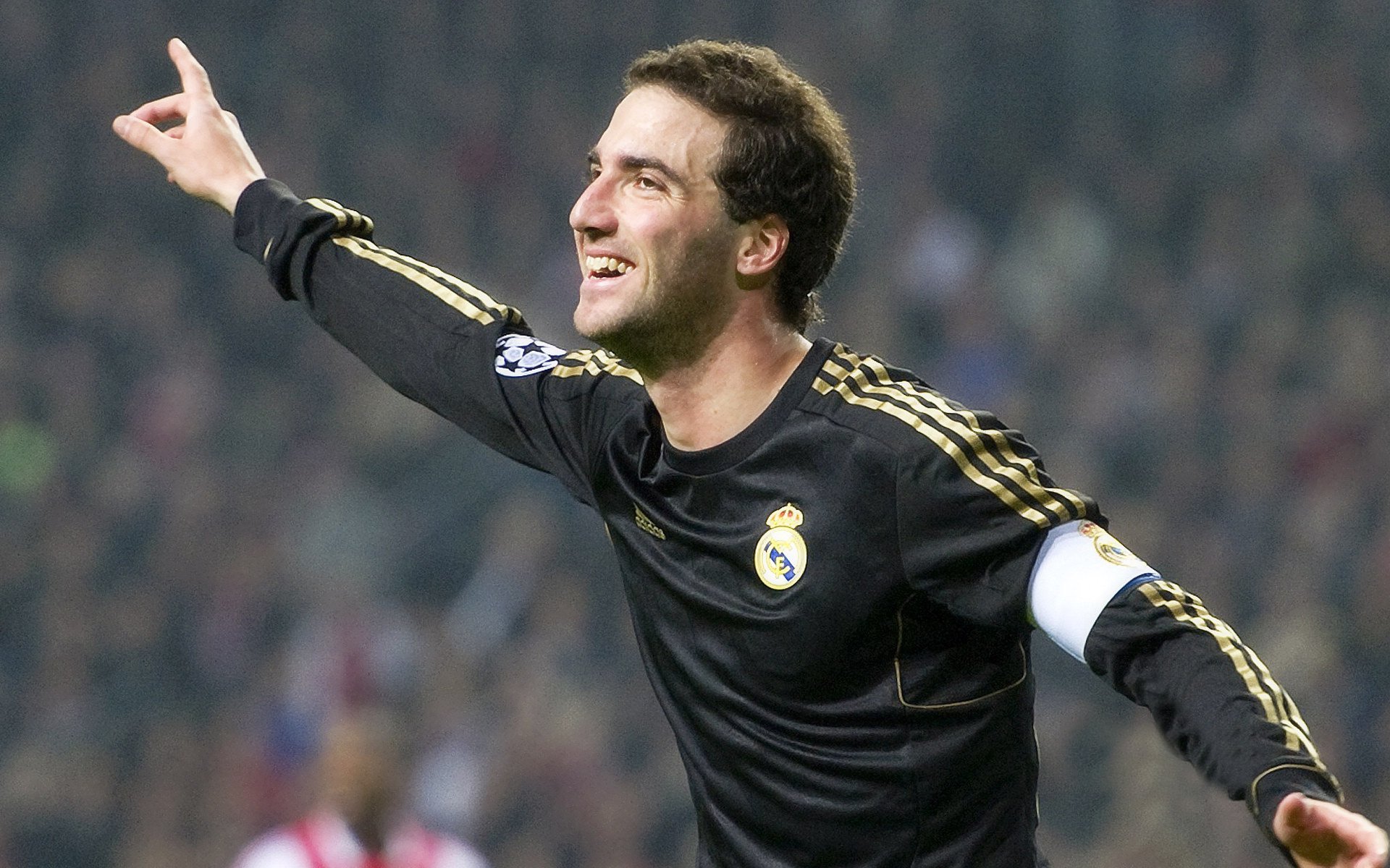 世界杯激战正酣,豪门对决引爆全球热潮,新星闪耀改写赛事格局